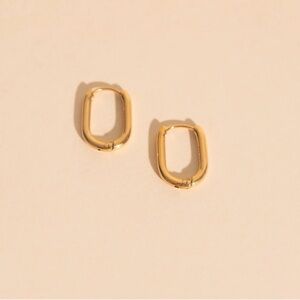 Oh Clem 13mm Rectangle Rounded Gold Huggie Hoop Earrings- NIB!